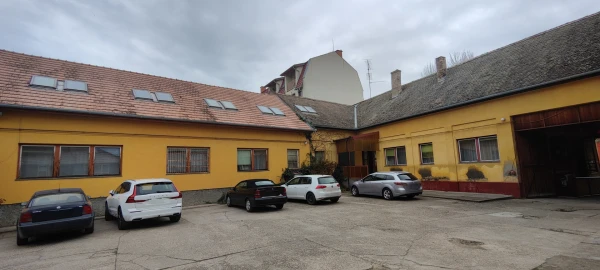 Eladó Ház Kecskemét 800 m2 