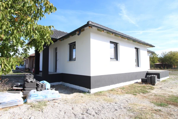 Eladó Ház Nagybajcs 114 m2 