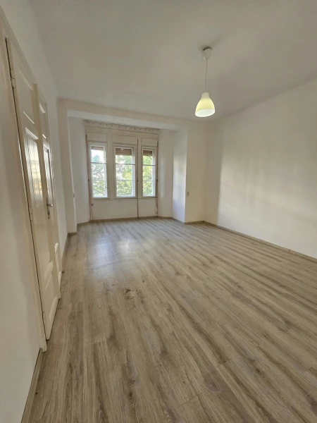 Eladó Lakás Szolnok 120 m2 