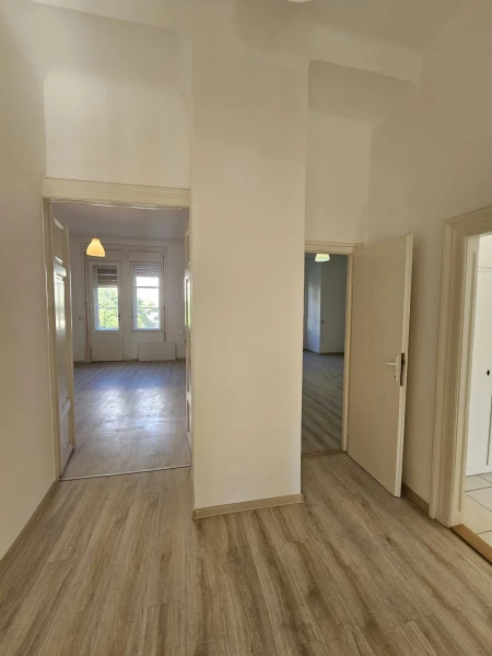 Eladó Lakás Szolnok 120 m2 