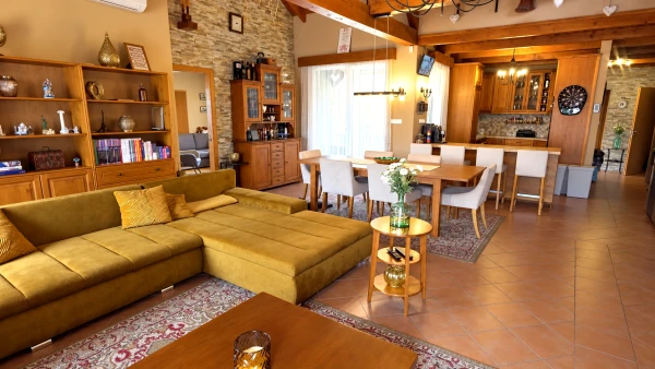 Eladó Ház Biatorbágy 192 m2 