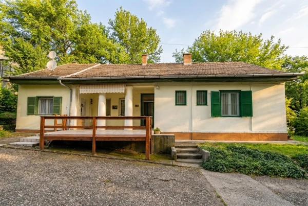 Eladó Ház Esztergom 718 m2 
