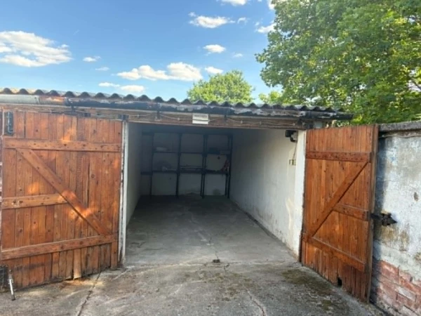Eladó Telek Gyula 16 m2 