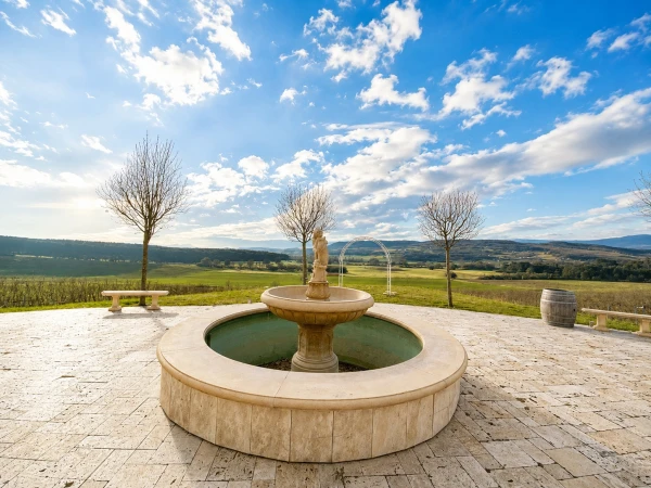Eladó Ház Monoszló 2250 m2 