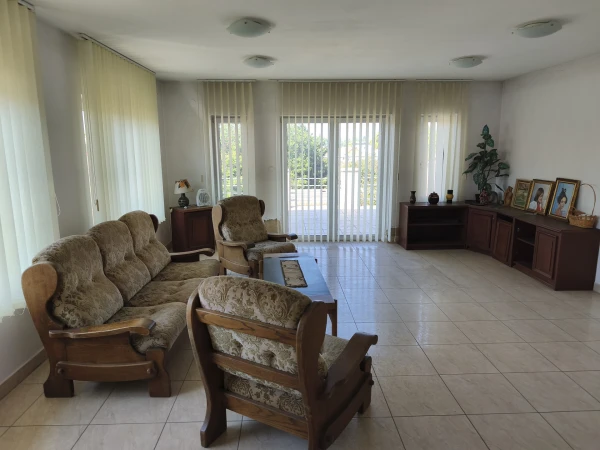 Eladó Lakás Nyíregyháza 225 m2 