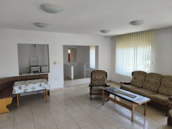 Eladó Lakás Nyíregyháza 225 m2 