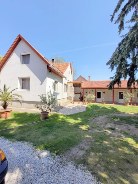 Eladó Ház Jászberény 200 m2 