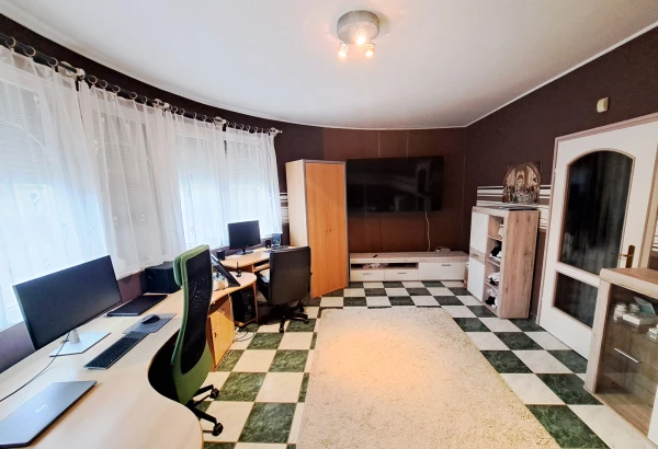 Eladó Ház Kecskemét 250 m2 