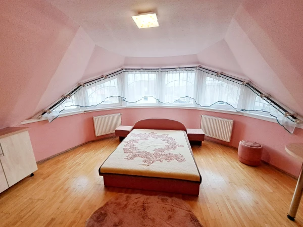 Eladó Ház Kecskemét 250 m2 