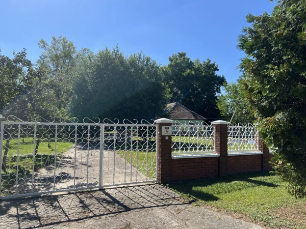 Eladó Telek Csér 15042 m2 