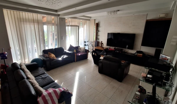 Eladó Ház Mogyoród 232 m2 