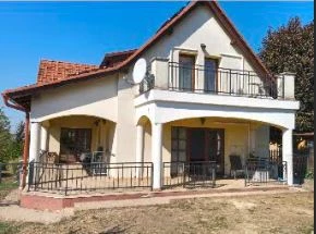 Eladó Ház Hárskút 250 m2 