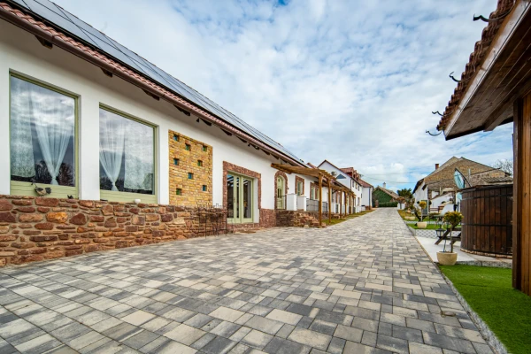 Eladó Telek Kővágóörs 7357 m2 
