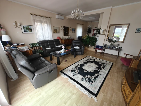 Eladó Ház Gödöllő 240 m2 