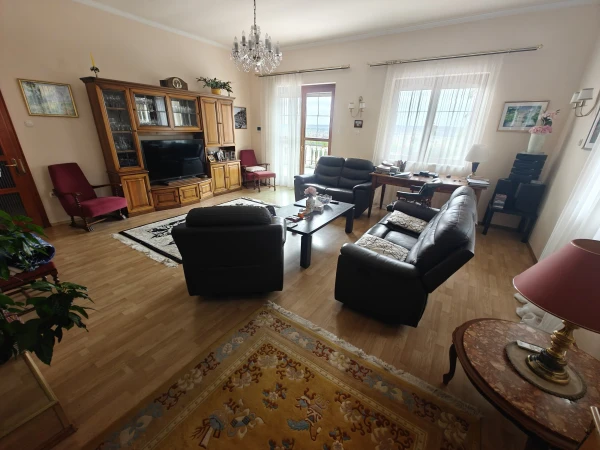 Eladó Ház Gödöllő 240 m2 