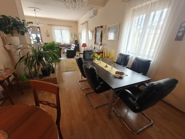 Eladó Ház Gödöllő 240 m2 