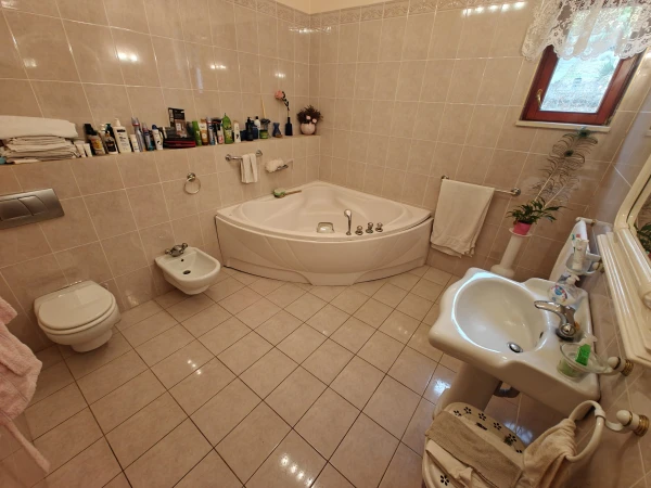 Eladó Ház Gödöllő 240 m2 