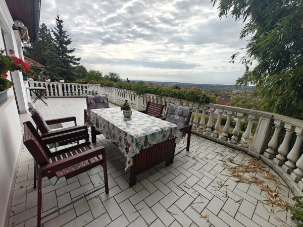 Eladó Ház Gödöllő 240 m2 