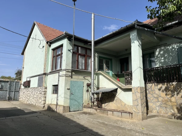 Eladó Ház Sántos 480 m2 