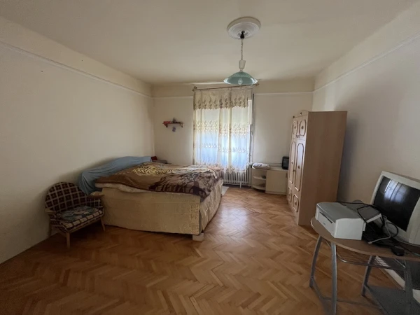 Eladó Ház Sántos 480 m2 