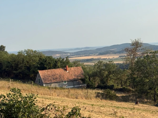 Eladó Telek Monostorapáti 1042 m2 