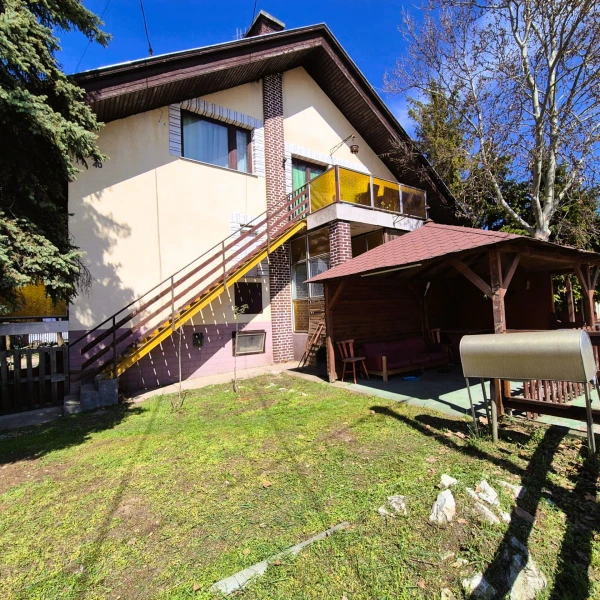 Eladó Ház Kunszállás 222 m2 