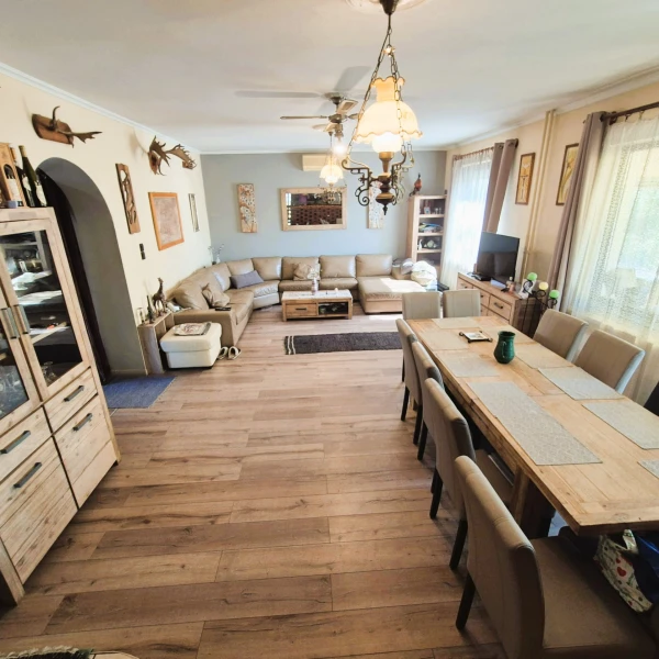 Eladó Ház Kunszállás 222 m2 