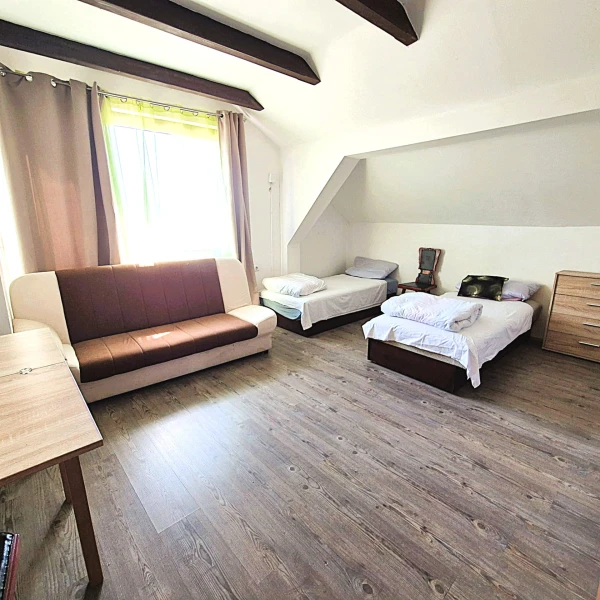 Eladó Ház Kunszállás 222 m2 