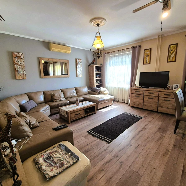 Eladó Ház Kunszállás 222 m2 