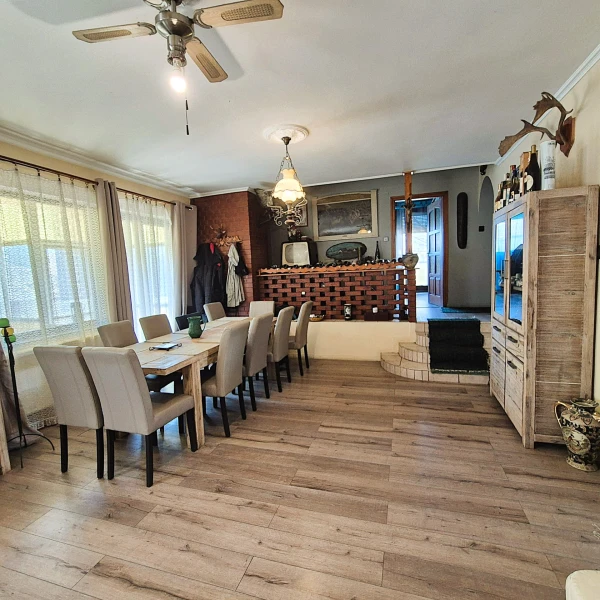Eladó Ház Kunszállás 222 m2 