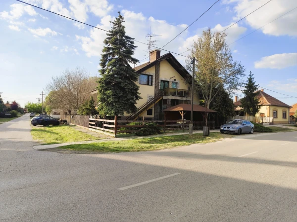 Eladó Ház Kunszállás 222 m2 