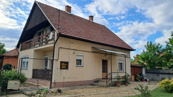 Eladó Ház Tiszaföldvár 120 m2 