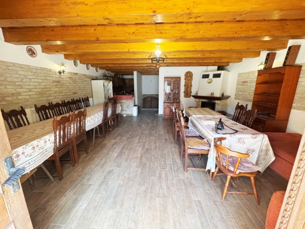 Eladó Nyaraló Bölcske 180 m2 