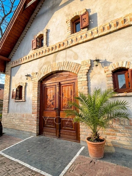 Eladó Nyaraló Bölcske 180 m2 