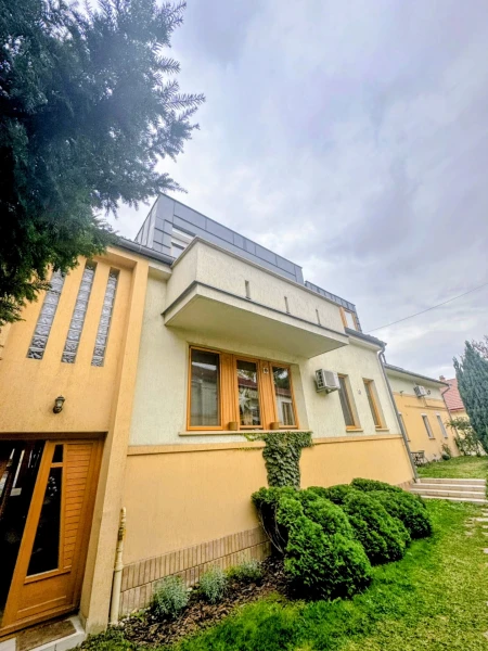 Eladó Lakás Kecskemét 195 m2 