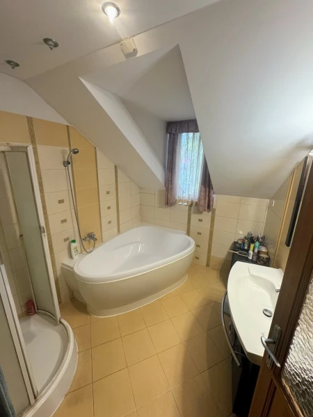 Eladó Lakás Kecskemét 195 m2 