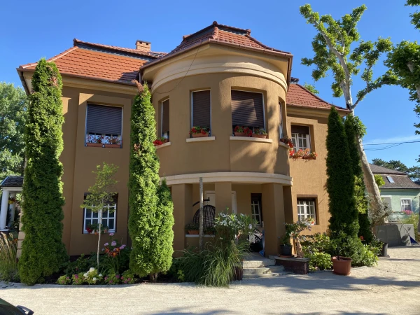 Eladó Ház Siófok 2056 m2 