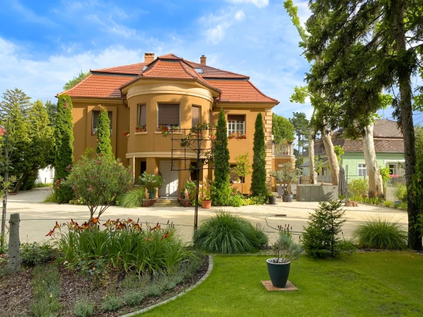 Eladó Ház Siófok 2056 m2 