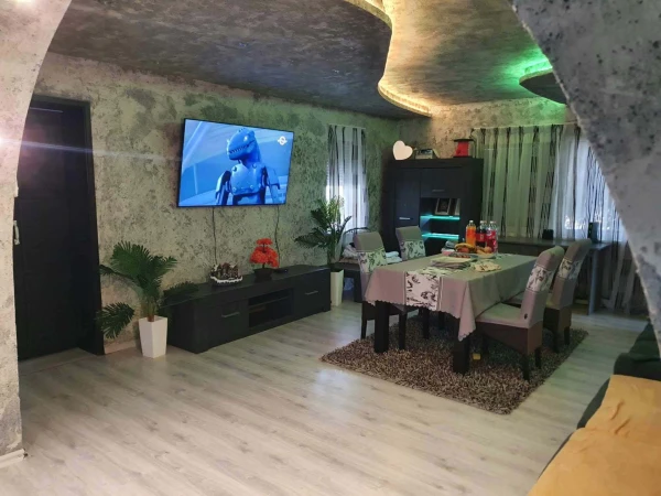 Eladó Ház Tiszakécske 213 m2 