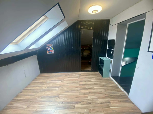 Eladó Ház Tiszakécske 213 m2 