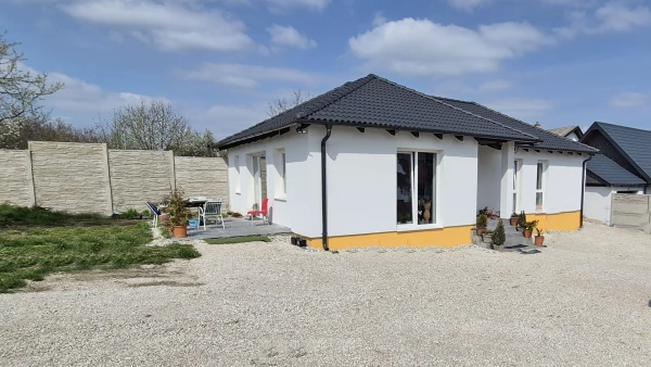 Eladó Ház Győrújbarát 96 m2 