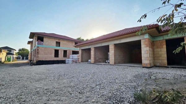 Eladó Lakás Tatabánya 105 m2 