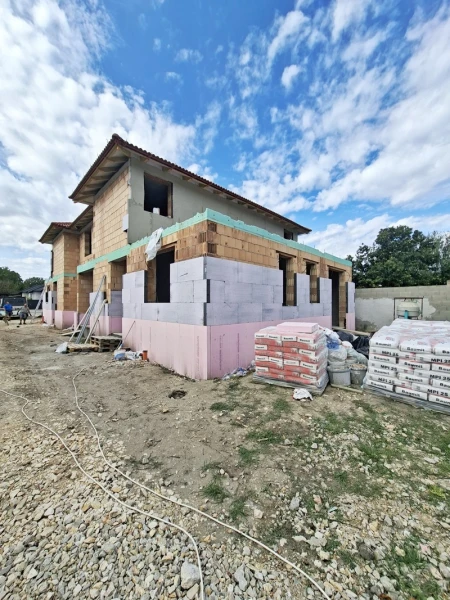 Eladó Lakás Tatabánya 105 m2 