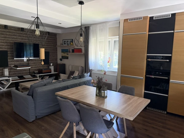 Eladó Lakás Mogyoród 104 m2 