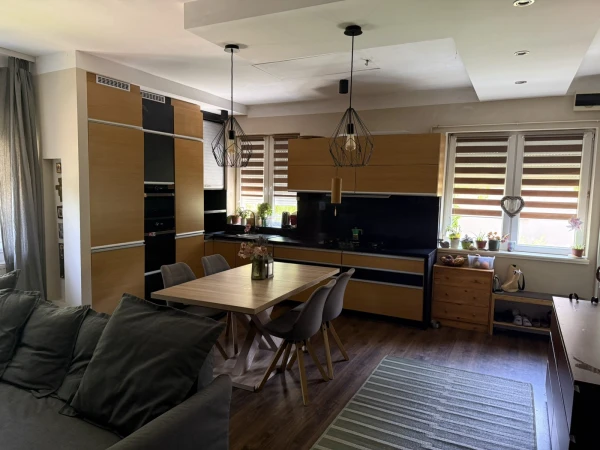 Eladó Lakás Mogyoród 104 m2 