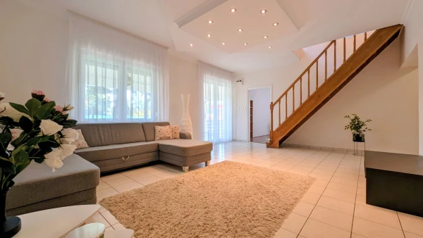 Eladó Ház Kerekegyháza 176 m2 