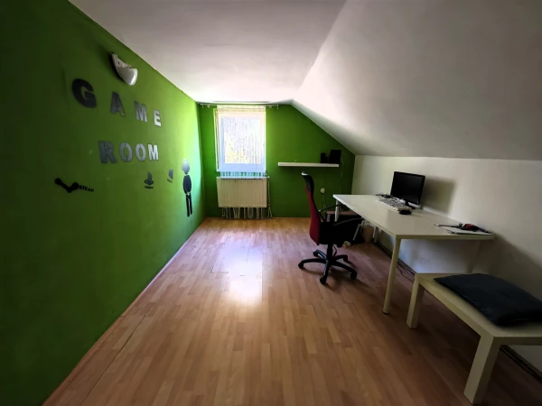 Eladó Ház Szentlőrinckáta 120 m2 
