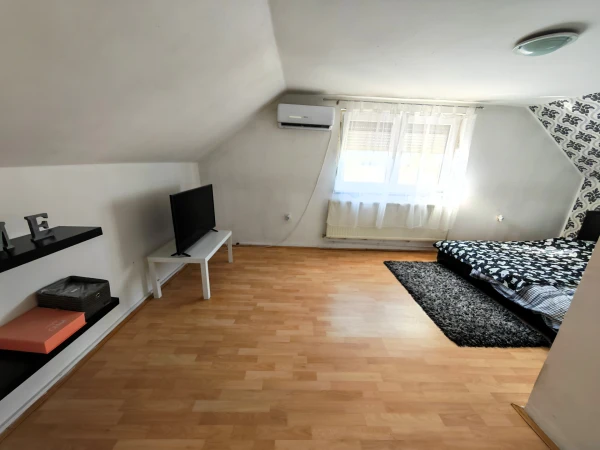 Eladó Ház Szentlőrinckáta 120 m2 