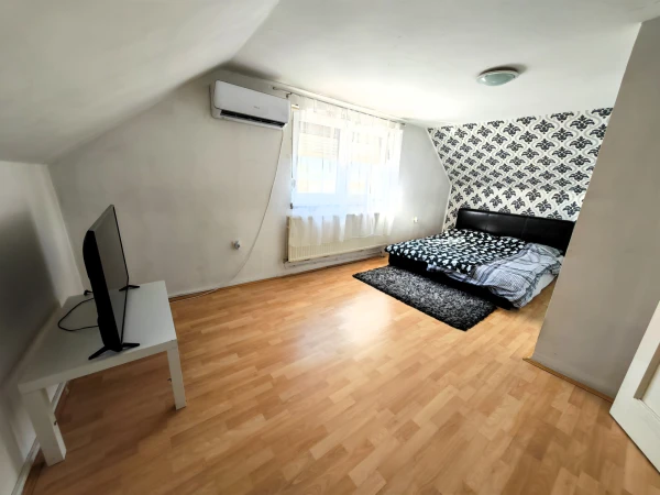 Eladó Ház Szentlőrinckáta 120 m2 