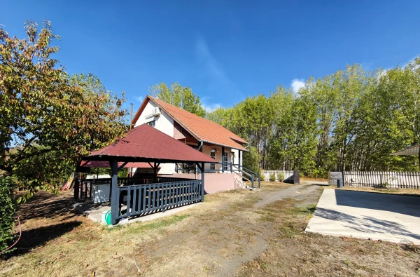 Eladó Ház Szentlőrinckáta 120 m2 